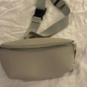 MONOSE metro sling Fanny pack